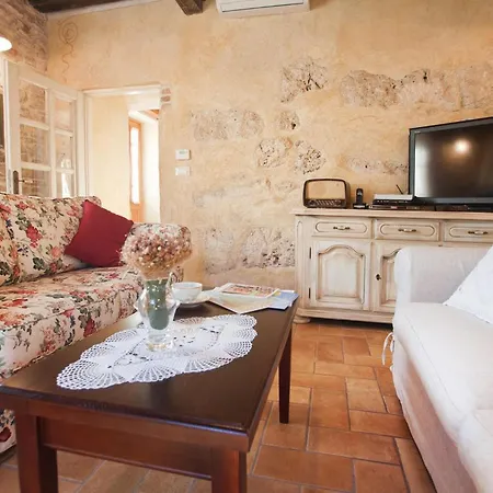 Gelci Dom wakacyjny Trgetari